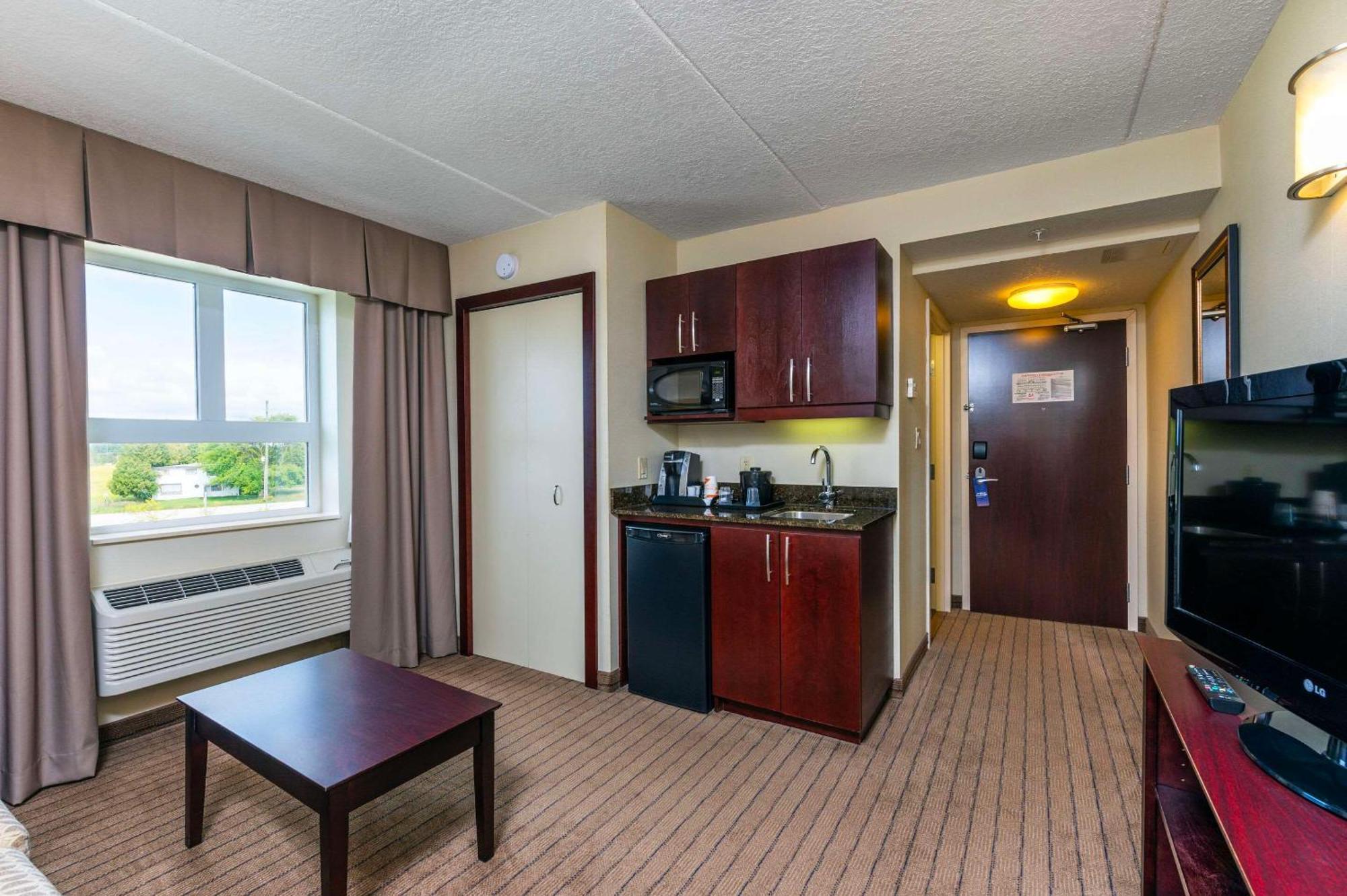 Comfort Inn & Suites Kincardine Buitenkant foto